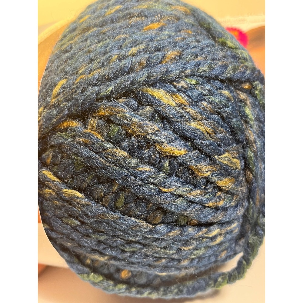 Lion Brand Wool-Ease Thick & Quick #6 Super Bulky Acrylic/Wool Yarn FrostySpruce - Picture 6 of 7
